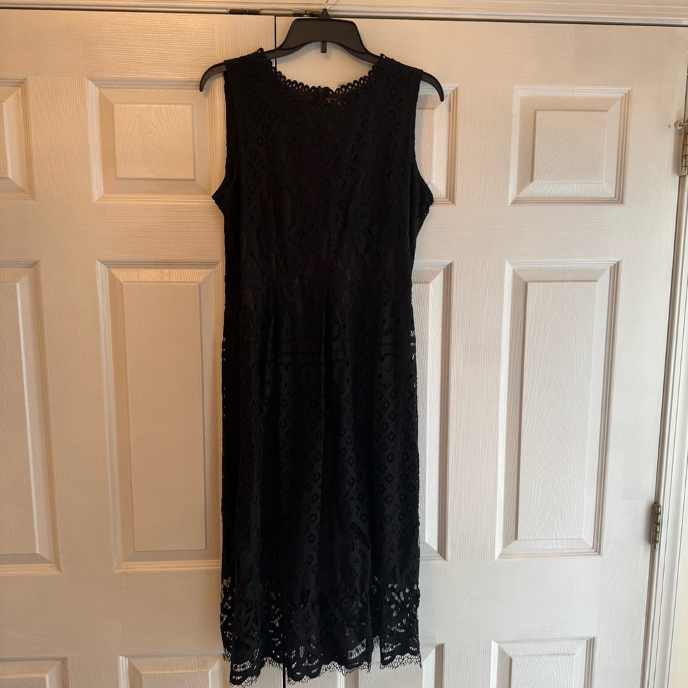 Veiisar Black Lace Midi Dress